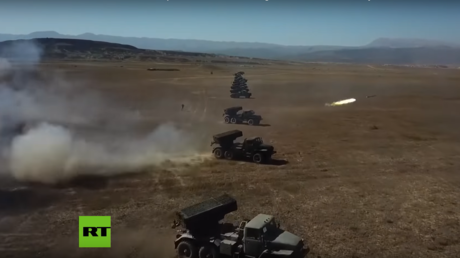 Más de 400 disparos: Lanzacohetes rusos Tornado-G 'atacan' posiciones enemigas (VIDEO)