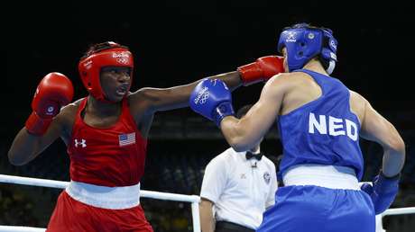 VIDEO, FOTOS: El preparador de una boxeadora recibe una golpiza durante el pesaje y la pelea se cancela