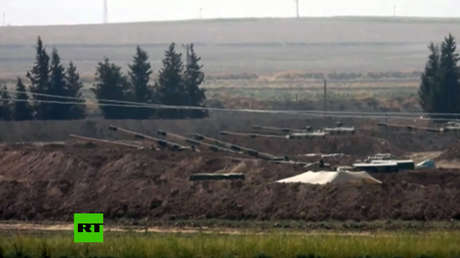 VIDEO: Turquía despliega maquinaria militar en la frontera con Siria