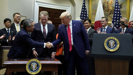 Trump califica de  "gran victoria" la firma del acuerdo comercial entre EE.UU. y Japón