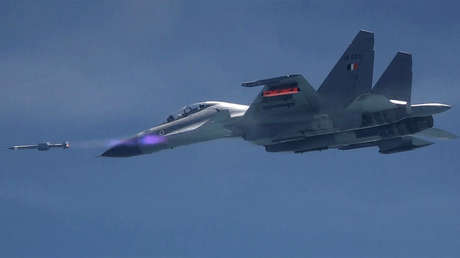 VIDEO, FOTOS: Reaparece en un desfile militar un caza indio que Pakistán afirma haber derribado hace varios meses