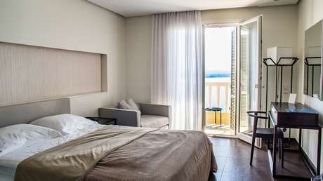 FOTOS: Revela un 'lifehack' para dormir mejor en los hoteles y los internautas le responden con varios trucos más