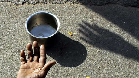 Un mendigo muere en un accidente y descubren que guardaba monedas valuadas en miles de dólares