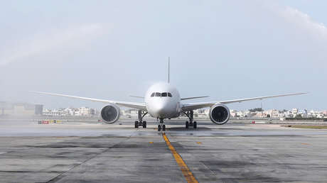 La principal aerolínea rusa cancela el pedido de aviones Boeing 787 Dreamliner