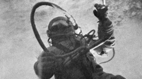 VIDEO, FOTOS: La histórica caminata del cosmonauta soviético Alexéi Leónov en el espacio abierto