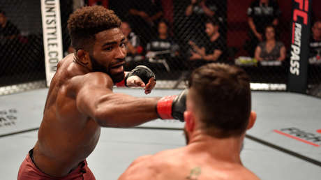 VIDEO: Un luchador de artes marciales mixtas pierde, anuncia su retirada, vuelve al octágono y es noqueado minutos después