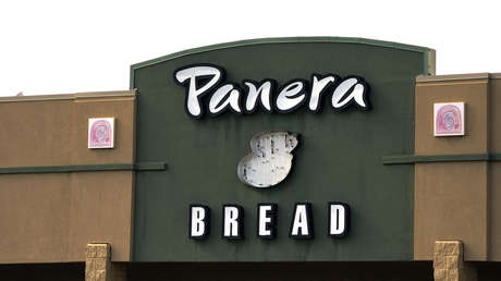 VIDEO: Una mujer asegura que la despidieron tras publicar un video revelador sobre una cadena de restaurantes