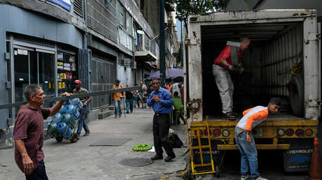 Aumentan el salario mínimo en Venezuela hasta los 300.000 bolívares