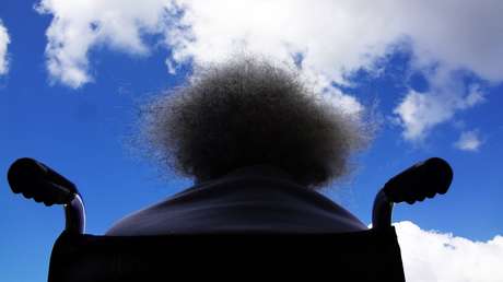 Colombia: Detienen a anciana con 3 kilos de cocaína ocultos en su silla de ruedas cuando iba a volar a España