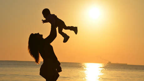 Una bloguera rusa comparte fotos de la inusual enfermedad de su hijo