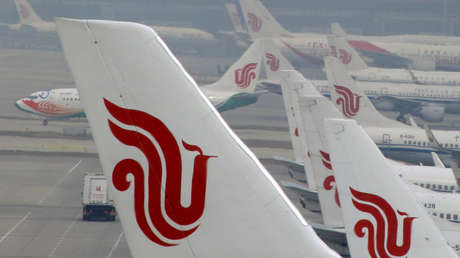 VIDEO: Un avión de EE.UU. a China regresa a tierra por el incendio en un motor poco después de despegar