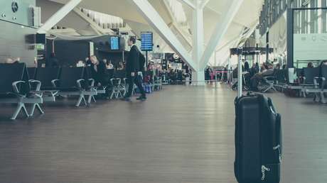 FOTO: El ingenioso truco de una mujer para no pagar por exceso de equipaje se hace viral