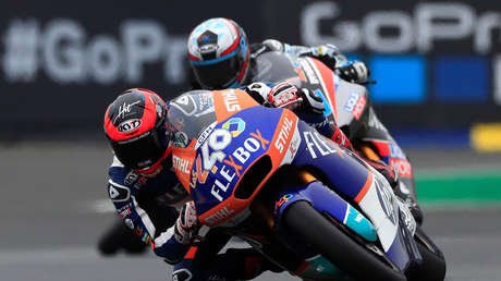 VIDEO: Piloto español de Moto2 desafía la gravedad con una sorprendente acrobacia para evitar un accidente