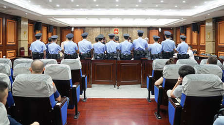 Contrata a un sicario que contrata a otro sicario que contrata a otro que contrata a otro que contrata a otro que se lo cuenta a la víctima