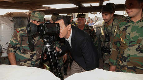 FOTOS, VIDEO: Al Assad se reúne con los militares sirios cerca de Idlib