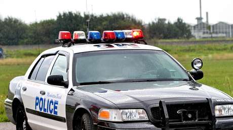 Un policía de EE.UU. condenado a 90 días de cárcel tras "violar brutalmente" a una mujer ebria en su patrulla podría pasar 10 años en prisión