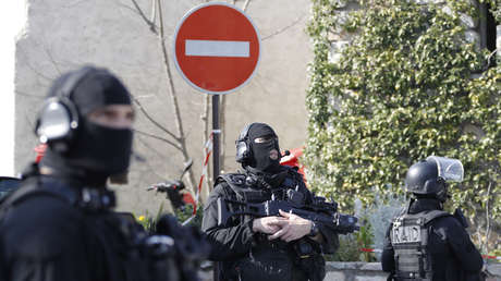 Un hombre se atrinchera en un museo en Francia y escribe en árabe que el edificio "se convertirá en un infierno"