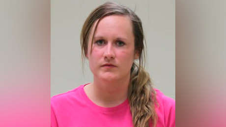 Pareja de EE.UU. pierde la custodia de sus 4 hijos tras mentirle una trabajadora social 10 veces a un juez