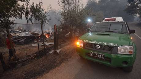 VIDEO: Un carabinero cae en Chile desde un vehículo policial a toda marcha