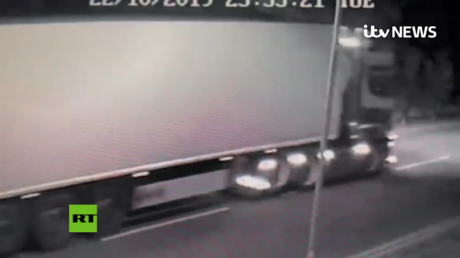 VIDEO: Graban la ruta que siguió el camión con 39 cadáveres que encontraron en Reino Unido