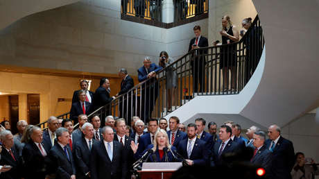 FOTO: Una mujer convertida en símbolo anti-Trump en una foto viralizada resulta no ser quien esperaban los demócratas