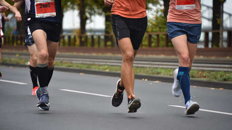 Corre un maratón con una camiseta de 'Jesús salva' y el mensaje resulta profético