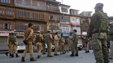 Un policía mata a su hijo dentro de una comisaría en la India