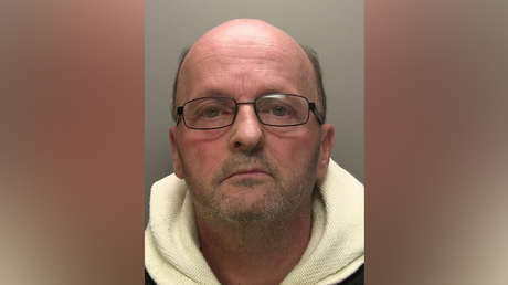 Una mujer encuentra al hombre que abusó de ella cuando era niña y se venga de él 30 años después