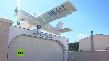 VIDEO: Presunto narcotraficante reproduce en un pueblo de España la entrada de la fastuosa hacienda de Pablo Escobar