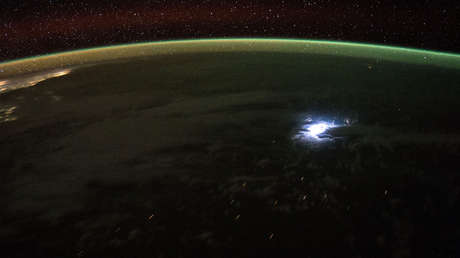 Detectan el rayo horizontal más largo de la historia