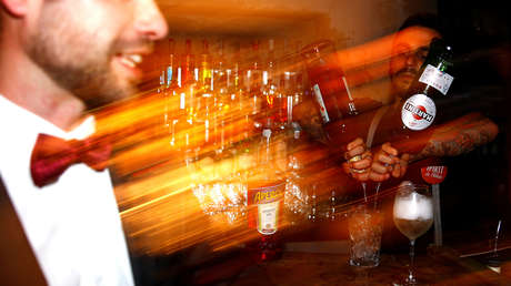 Una mesera gana 50.000 dólares tras recibir un boleto ganador de la lotería como propina