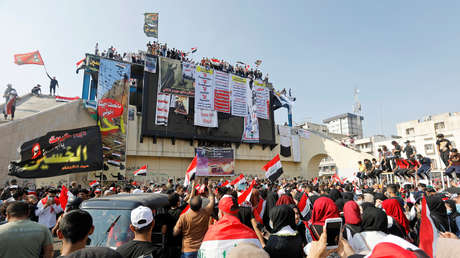 El primer ministro de Irak acepta renunciar en medio de las violentas protestas que se apoderan del país