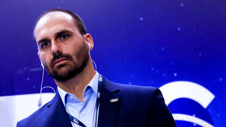 El hijo de Bolsonaro plantea instaurar medidas dictatoriales si la izquierda se "radicaliza" en Brasil