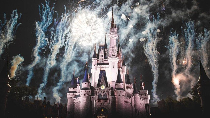 VIDEO: Convierten la silla de ruedas de su hija en la carroza de la Cenicienta para Halloween