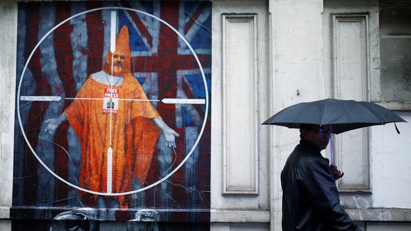 El padre de Julian Assange teme que su hijo pueda "morir en prisión"