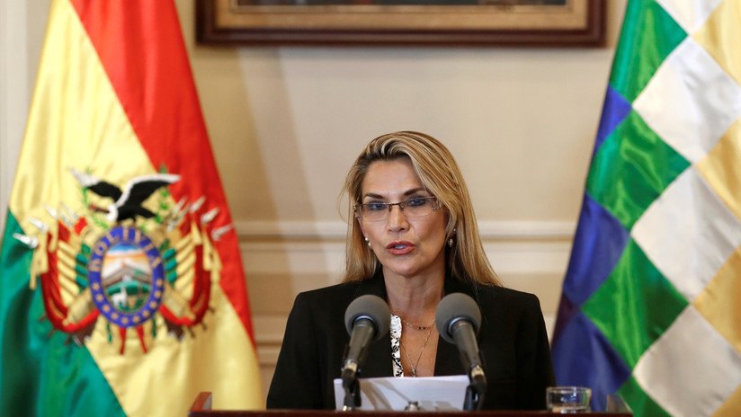 La autoproclamada presidenta interina de Bolivia niega que hubo golpe de Estado