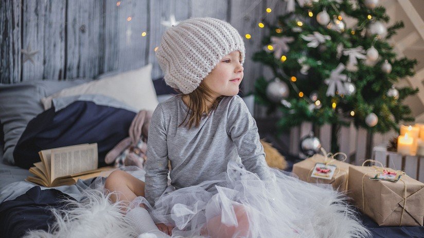 "Un iPhone 11, un conejito y... 4.000 dólares": Una niña de 10 años asombra a la Red con su ambiciosa lista navideña