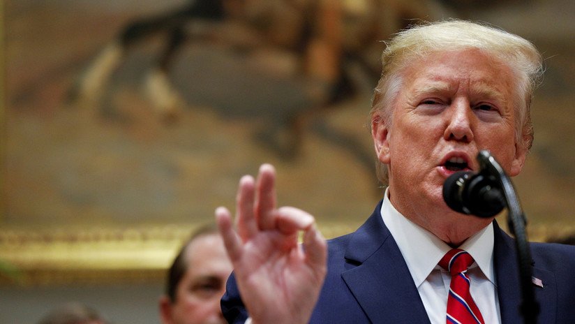 Trump "considerará seriamente" testificar en la investigación de juicio político en su contra