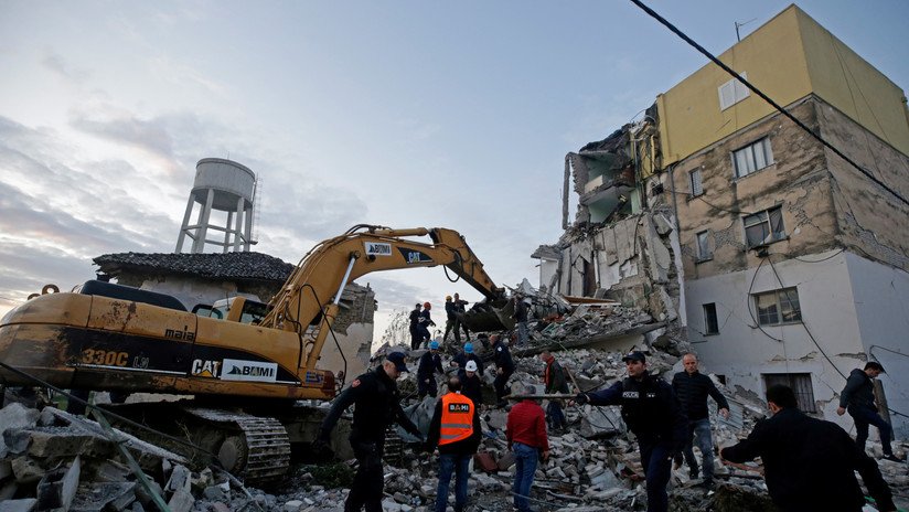 Al menos 18 muertos y más de 600 heridos en Albania tras un fuerte sismo de magnitud 6,4 (VIDEOS, FOTOS)