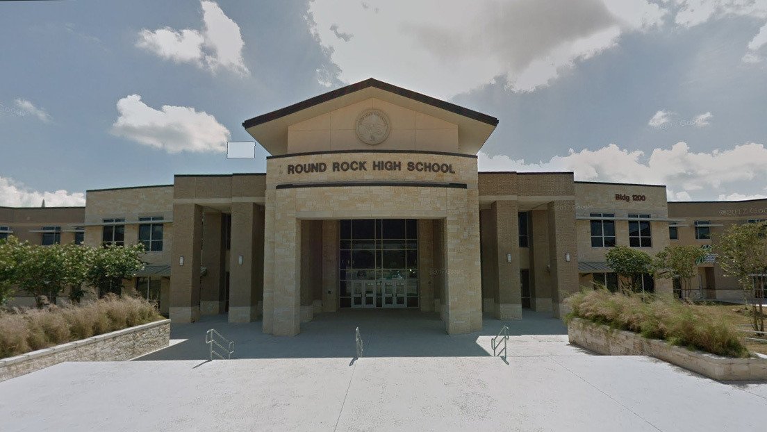 Fue premiada como maestra del año y ahora la acusan de abusar de un alumno menor de edad