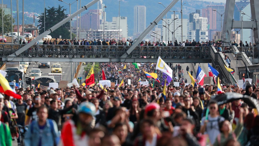 Indígenas colombianos se suman a las protestas en Bogotá mientras aumentan los reclamos al Gobierno de Duque