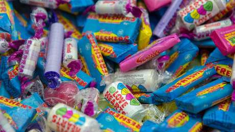 VIDEO: Un niño renuncia a parte de su 'botín' de dulces de Halloween para que otros no se queden sin nada