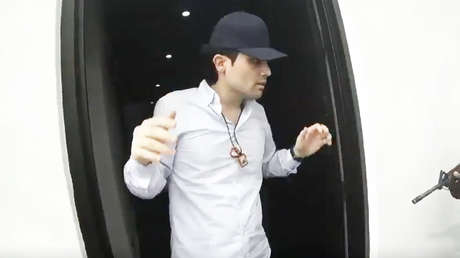 Dos niños disfrazados de hijo del 'Chapo' y de sicario desatan la polémica en México en el Día de Muertos