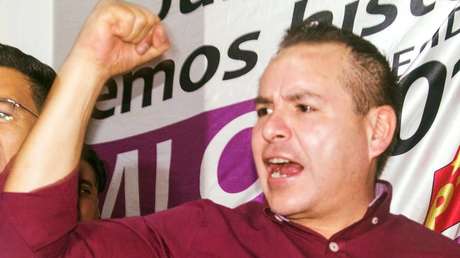 Decretan la muerte cerebral del alcalde mexicano que fue atacado a balazos por un joven que le pidió una foto