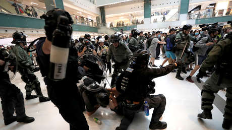 Hong Kong: Al menos cuatro heridos por arma blanca en un centro comercial en medio de las protestas