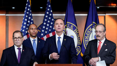 Publican las primeras transcripciones de testimonios en la investigación de juicio político contra Trump