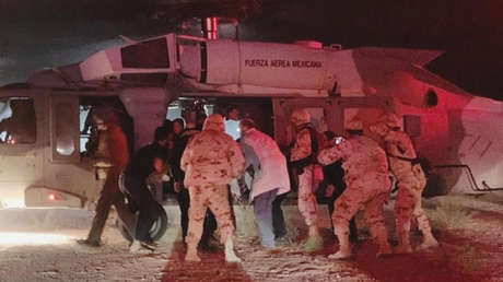 FOTOS: Trasladan al hospital a los niños que sobrevivieron a la masacre de la familia LeBarón en México a bordo de un helicóptero militar