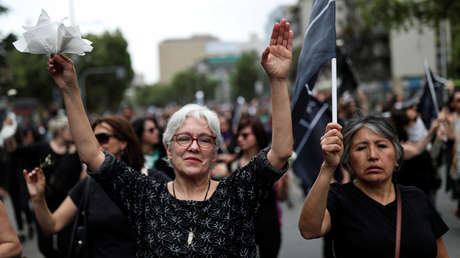 Violaciones y agresiones sexuales: la violencia de los policías y militares en Chile