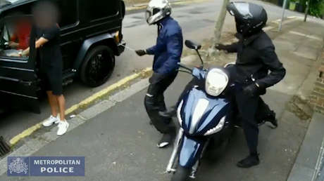 Nueva grabación muestra el fallido intento de robo con cuchillo a futbolistas de Arsenal y su audaz resistencia (VIDEO)