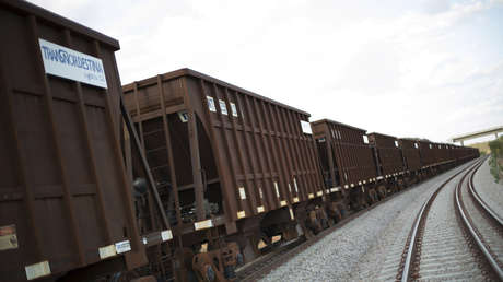 VIDEO: Un brasileño se graba a sí mismo mientras corre por sobre los vagones de un tren en movimiento